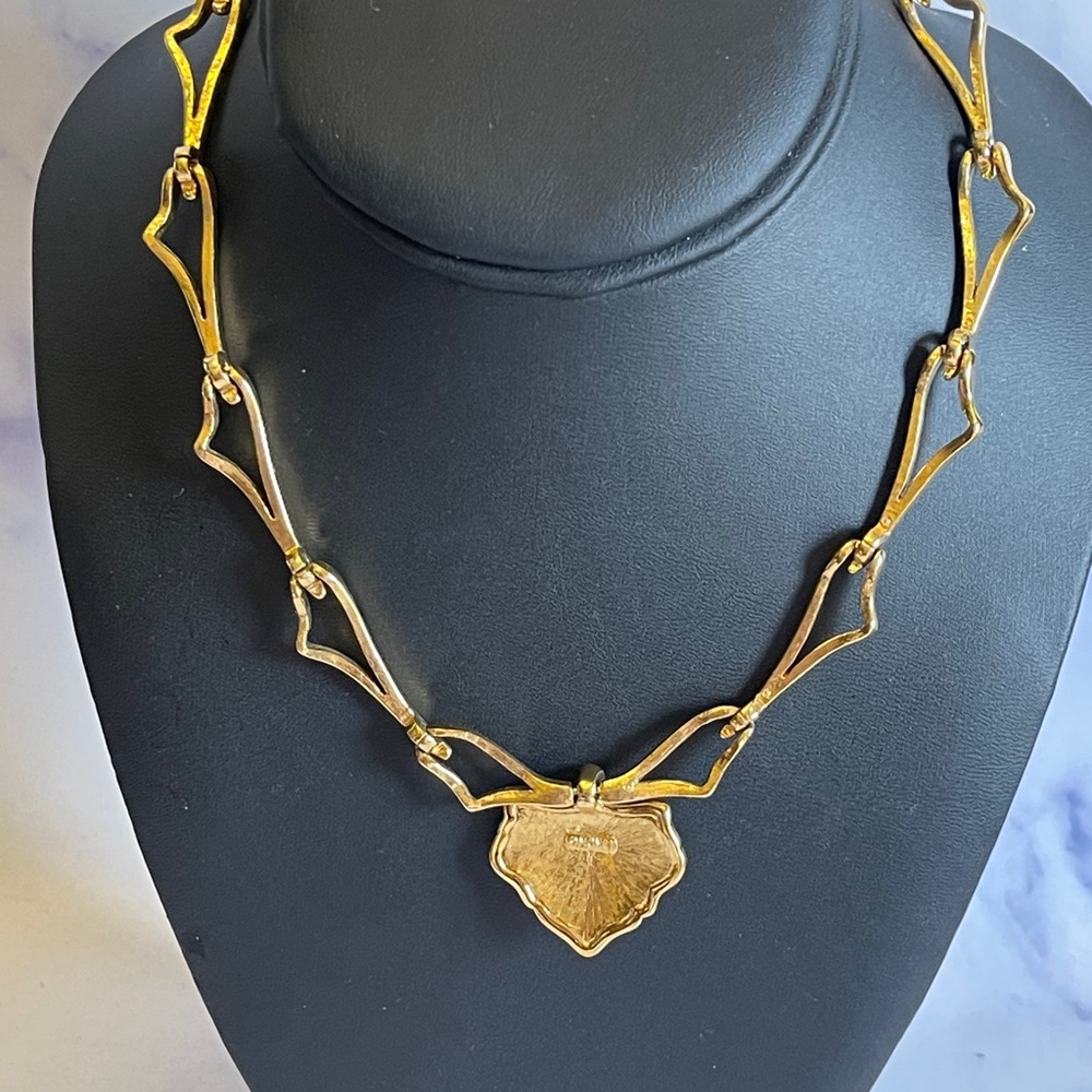 Vintage Money Gold and Cream Enameled Leaf Pendant Necklace - Picture 3 of 7